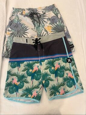 Hurley mens board shorts lot of 2 size 28